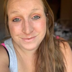 Meet your Posher, Liz